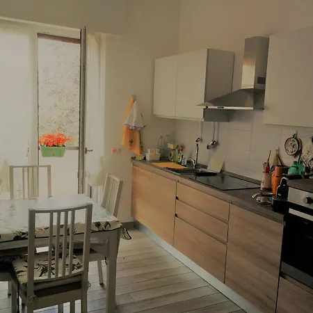 Rocca View Central Flat *